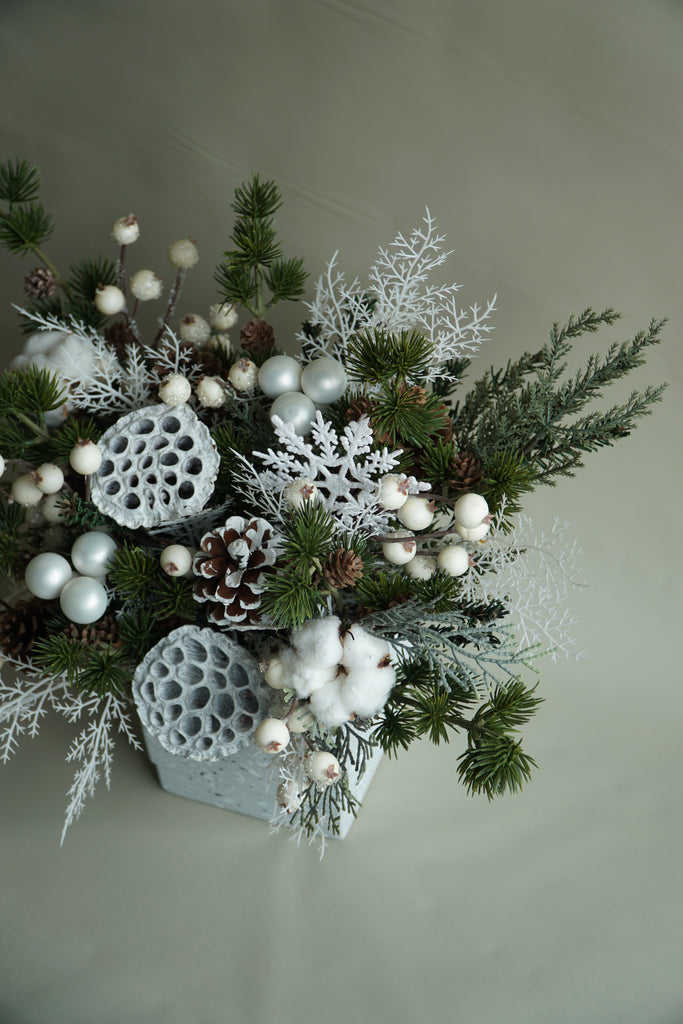 Artificial/Faux Holiday Snowflake Arrangement