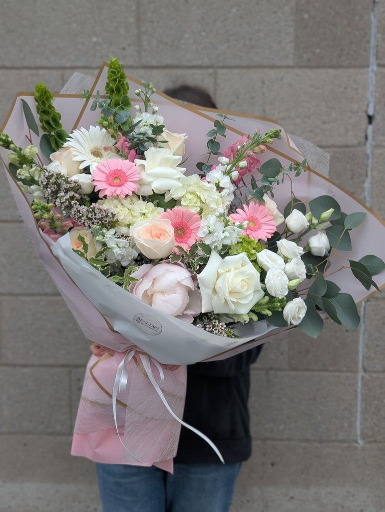 Rosé Hand-tied Bouquet