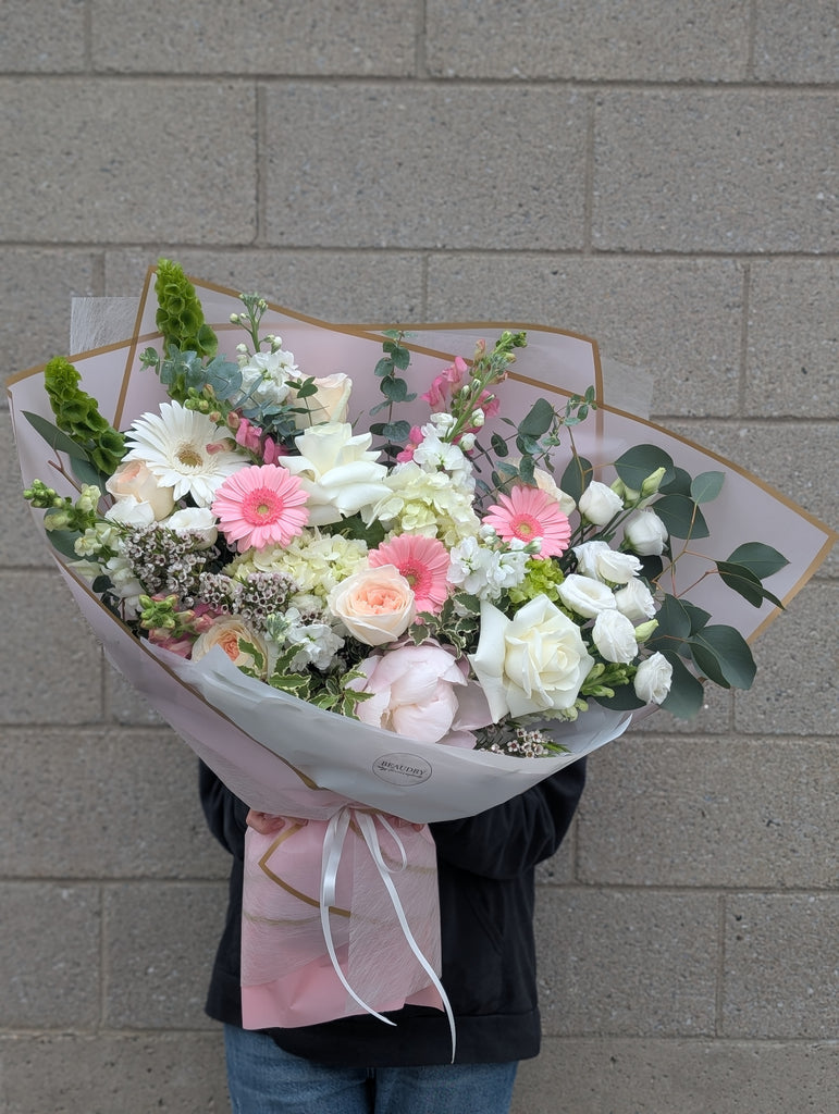 Rosé Hand-tied Bouquet