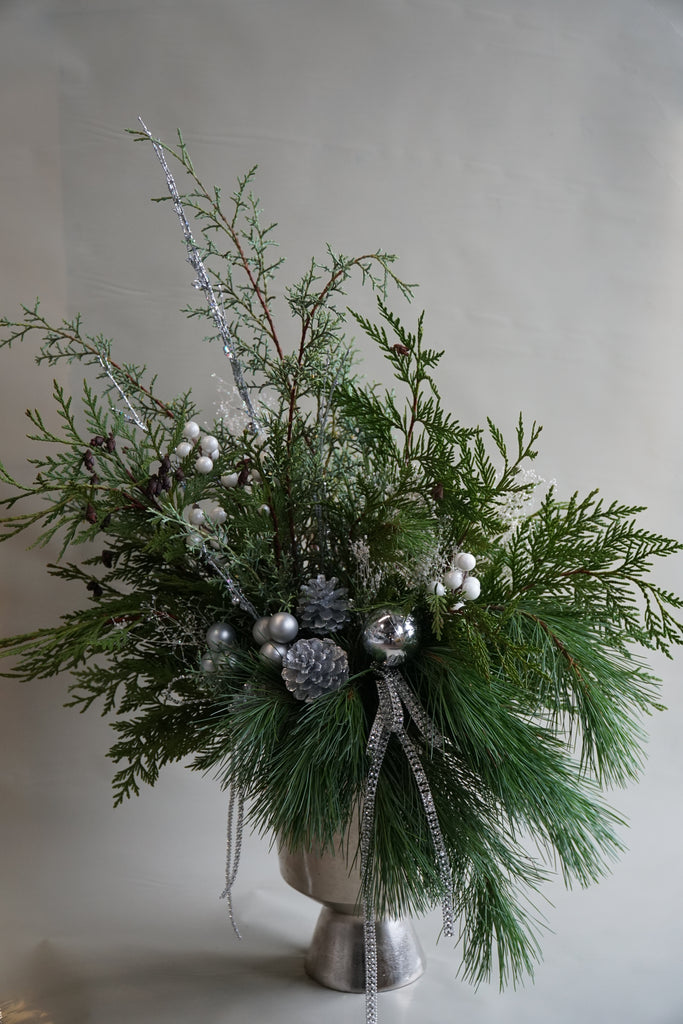 The Pearly Silver Holiday Centrepiece