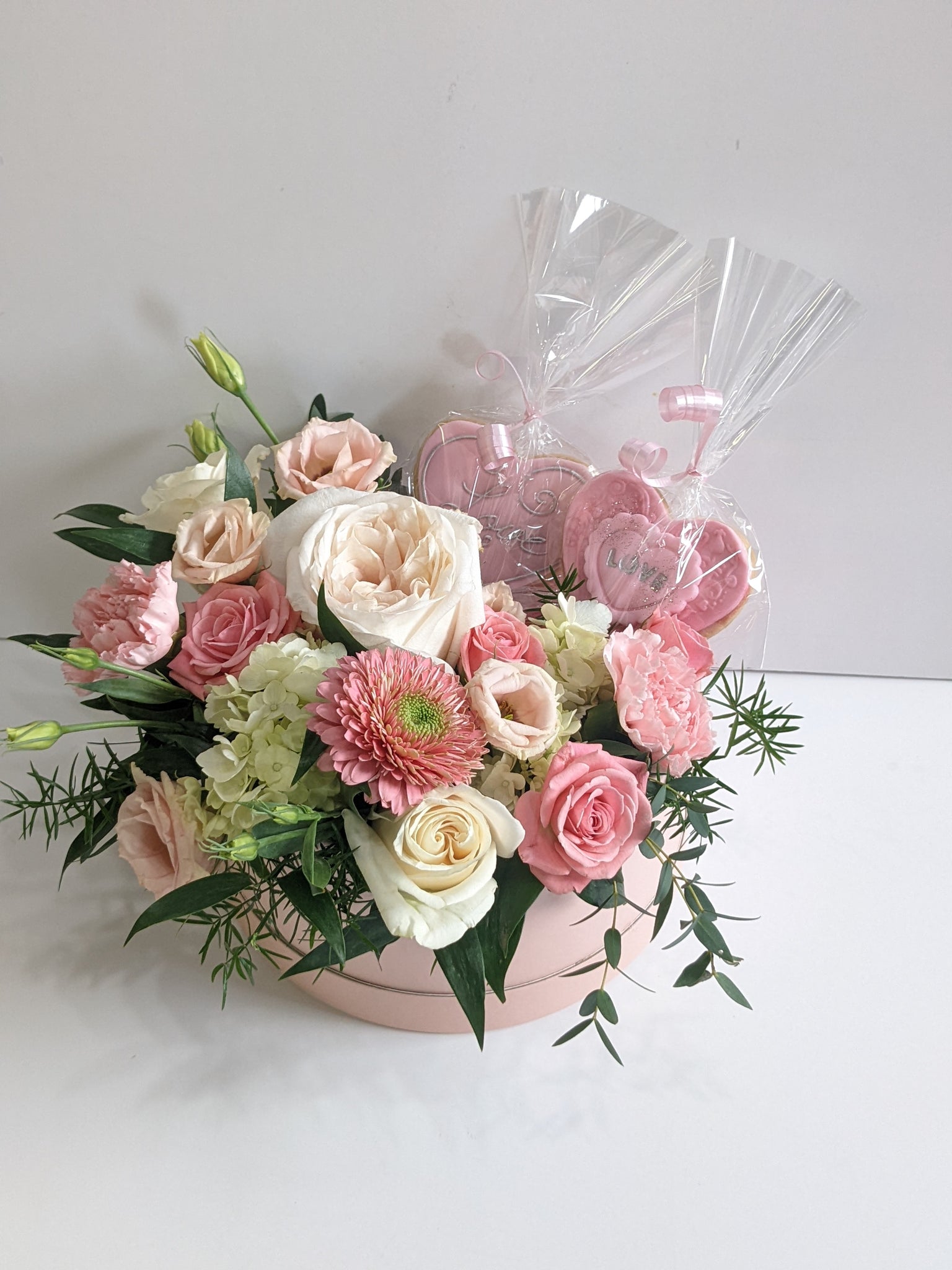 The Sweetheart Flower Box – Beaudry Flowers